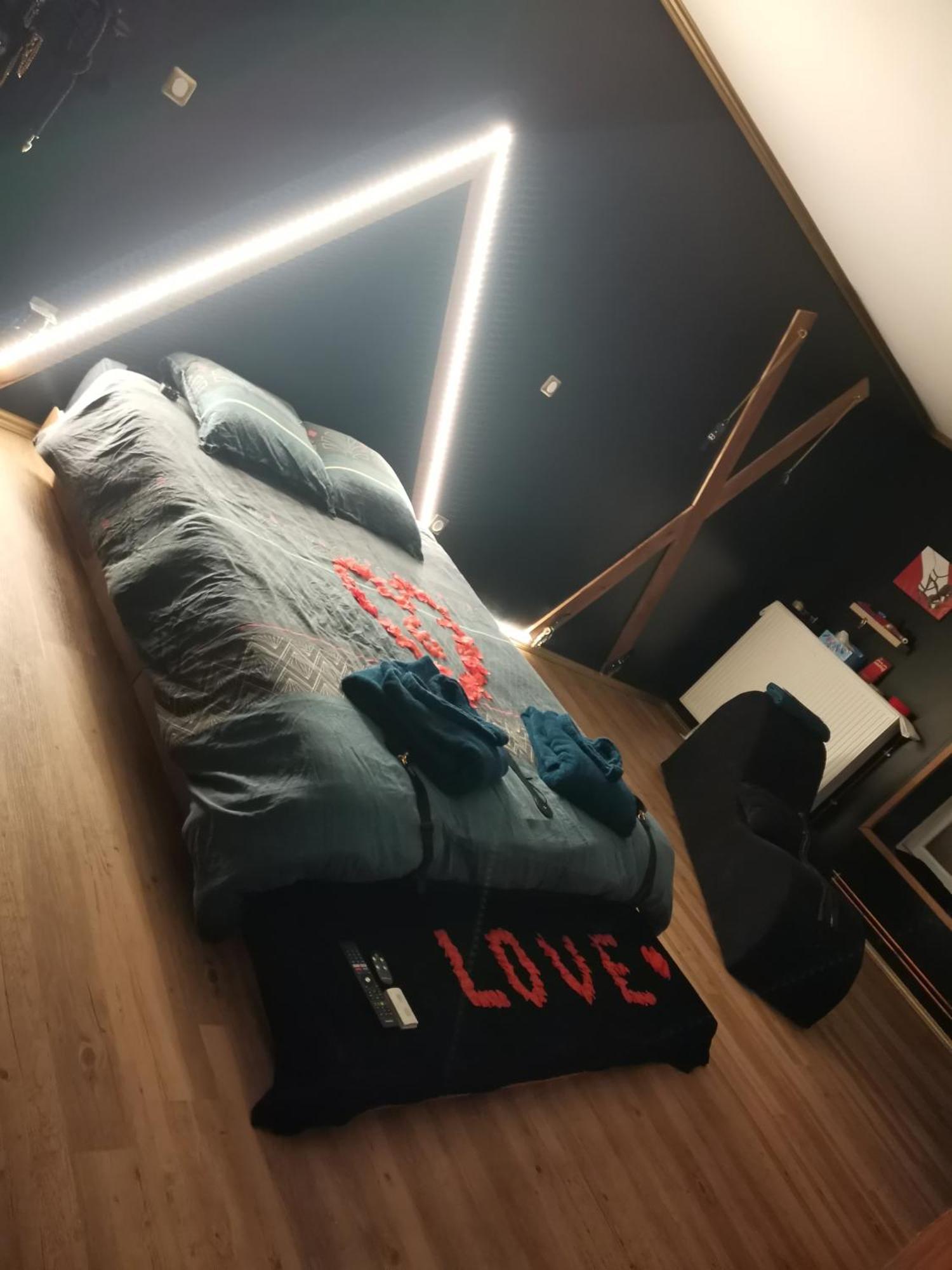 Love-Room L'Eden Du Desir Vecqueville Exterior photo